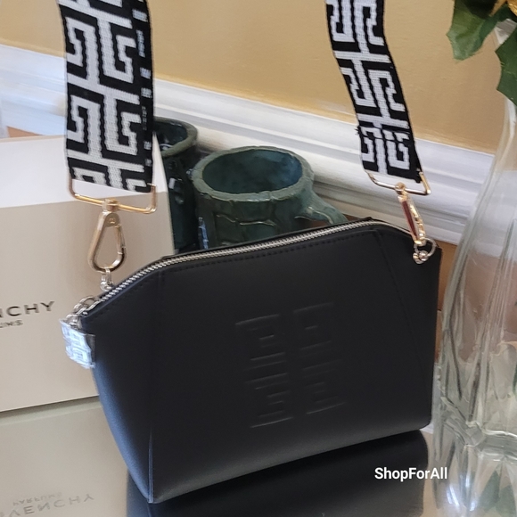 Givenchy pouch - Picture 5 of 14
